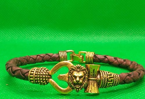 meldi-maa-photo-pendant-500x500 Lion Leather Bracelet - Image 1