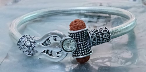 sonal-maa-photo-pendant-500x500 Silver Pipe Bracelet - Image 1