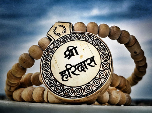 tulsi-mala-shri-haridas-tulsi-mala Tulsi Mala – Shri Haridas Tulsi Mala Material Tulsi Mala Length 20 Inches Deity Name Shri Haridasji Bead Size 5 Mm